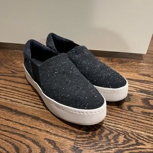 Vince Warren platform sneaker in size 8!
